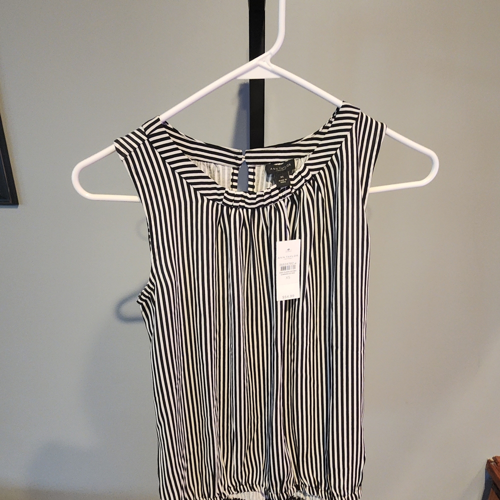 Ann Taylor Vertical Stripe Sleeveless Camisole -‎ Black & White